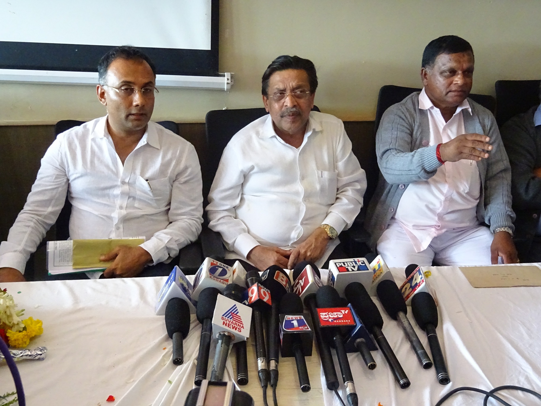 ಮುಖ್ಯಮಂತ್ರಿ ಬದಲಾವಣೆ ಇಲ್ಲ: ಗುಂಡೂರಾವ್ ಸ್ಪಷ್ಟನೆ